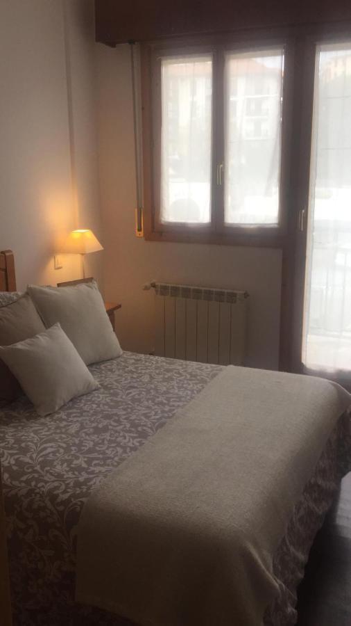Casa De Claudia Comillas- Jardin Privado - A 10 Metros Del Capricho De Gaudi ภายนอก รูปภาพ