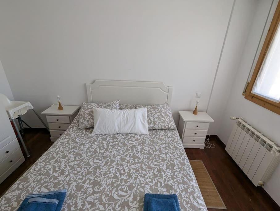 Casa De Claudia Comillas- Jardin Privado - A 10 Metros Del Capricho De Gaudi ภายนอก รูปภาพ
