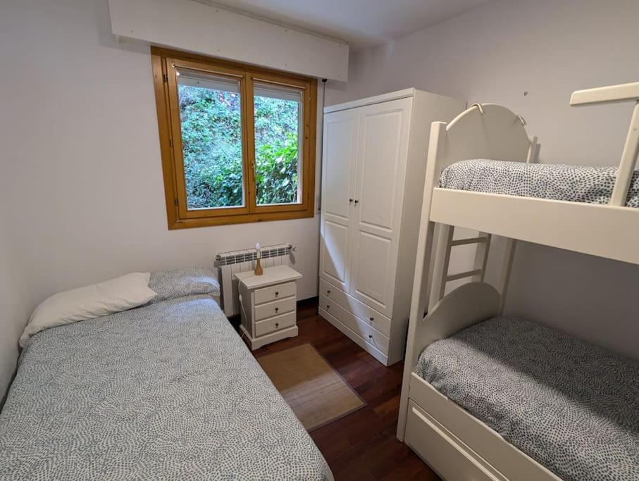 Casa De Claudia Comillas- Jardin Privado - A 10 Metros Del Capricho De Gaudi ภายนอก รูปภาพ